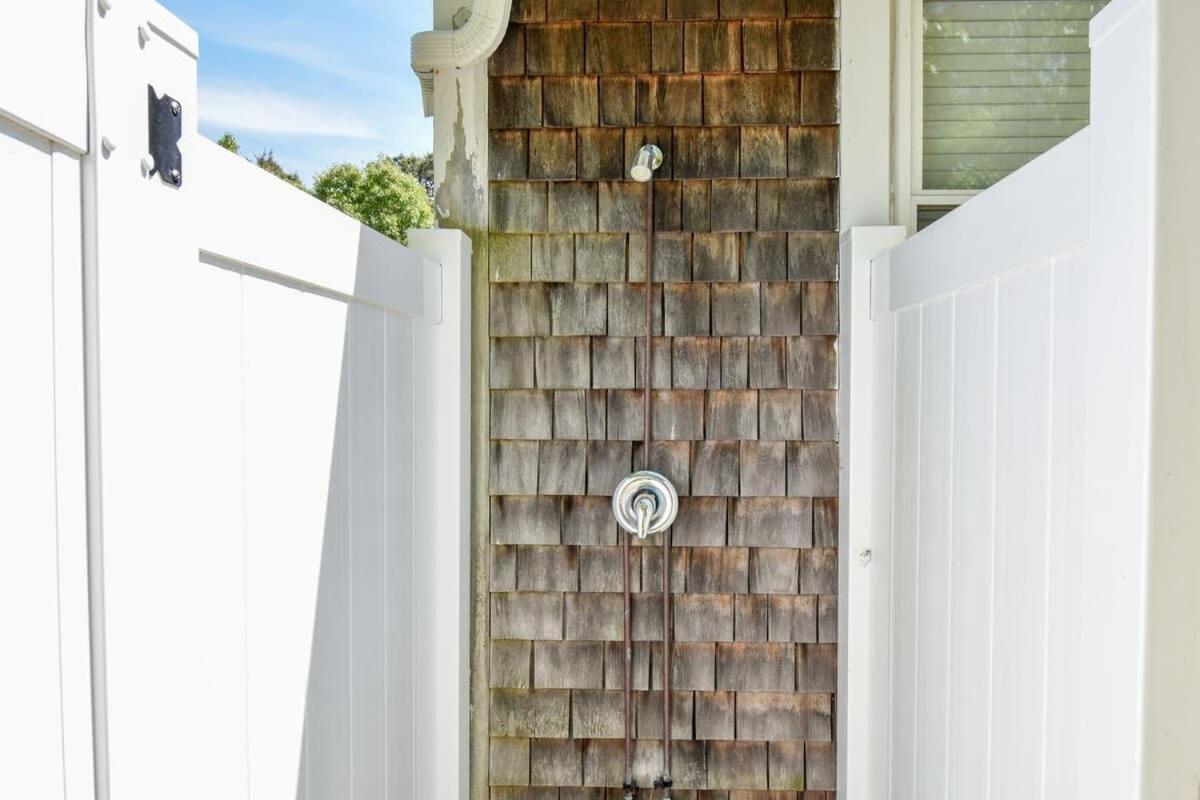 Classic Cape Great Location Dog Welcome Villa Wellfleet Exterior photo